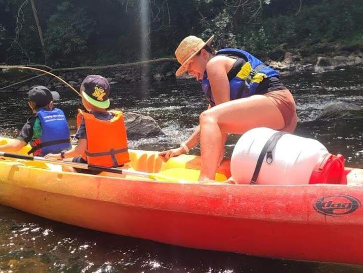 Tonneau Herbergement Insolite Au Camping Des Nieres Ebreuil Buitenkant foto