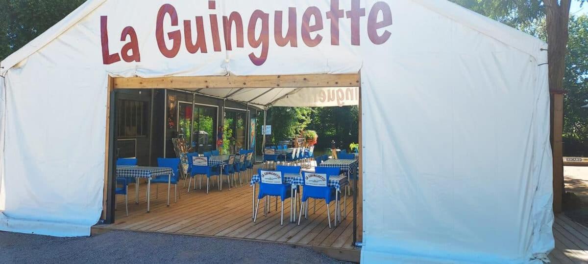 Tonneau Herbergement Insolite Au Camping Des Nieres Ebreuil Buitenkant foto